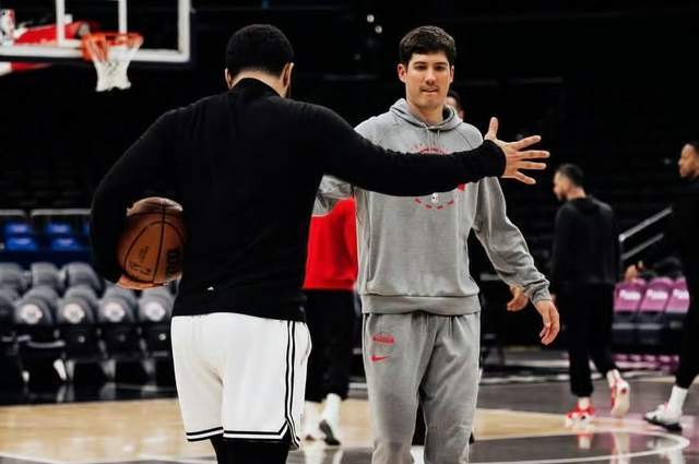 九游app官网入口-连续10场得分上双，谢泼德10助攻+6抢断 弥补短板 火箭1号位升级